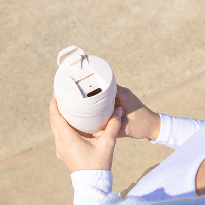 MontiiCo travel cup- cream